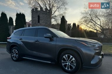 Внедорожник / Кроссовер Toyota Highlander 2022 в Киеве