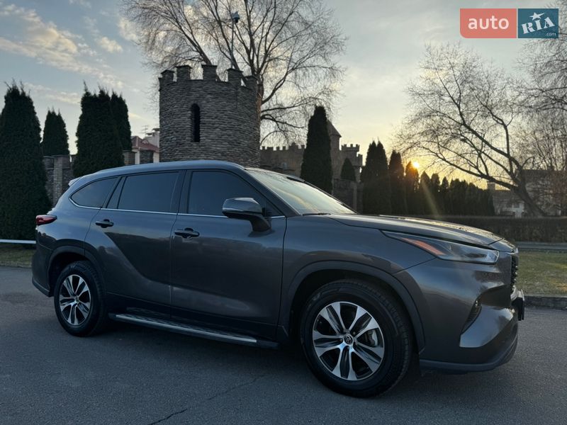 Позашляховик / Кросовер Toyota Highlander 2022 в Києві