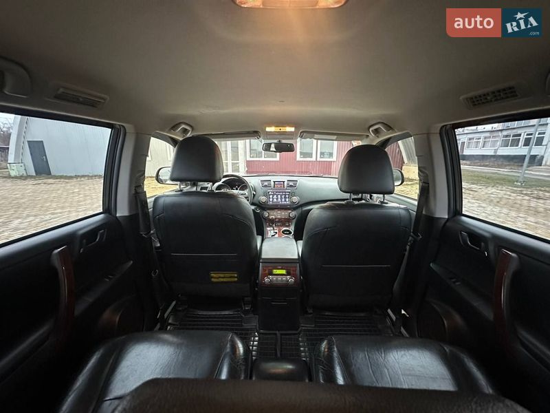 Внедорожник / Кроссовер Toyota Highlander 2012 в Чугуеве