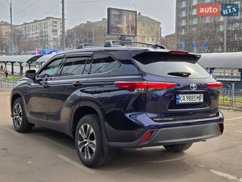 Внедорожник / Кроссовер Toyota Highlander 2022 в Киеве
