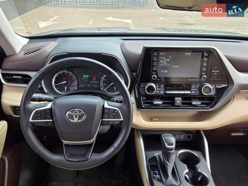 Внедорожник / Кроссовер Toyota Highlander 2022 в Киеве
