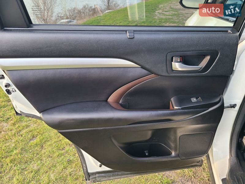 Внедорожник / Кроссовер Toyota Highlander 2018 в Киеве фото 39 Внедорожник / Кроссовер Toyota Highlander 2018 в Киеве