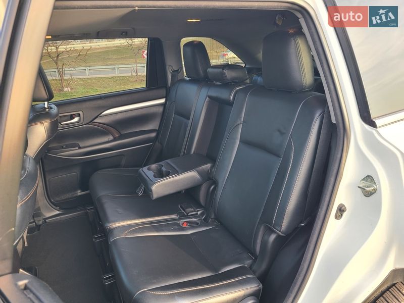 Внедорожник / Кроссовер Toyota Highlander 2018 в Киеве фото 27 Внедорожник / Кроссовер Toyota Highlander 2018 в Киеве