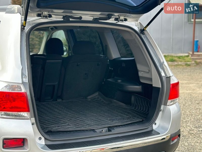 Внедорожник / Кроссовер Toyota Highlander 2011 в Луцке