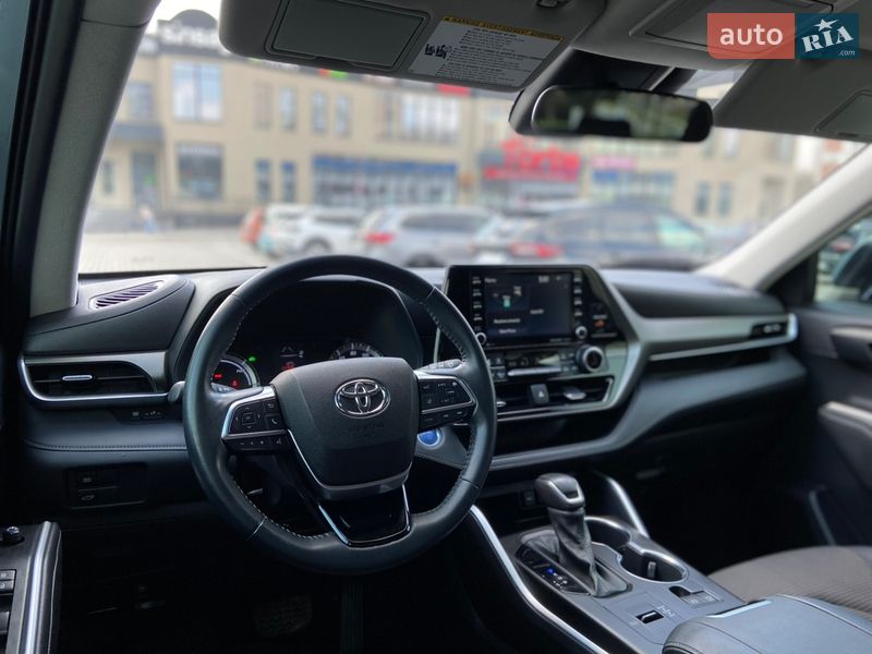 Позашляховик / Кросовер Toyota Highlander 2020 в Тернополі