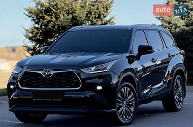 Позашляховик / Кросовер Toyota Highlander 2021 в Києві