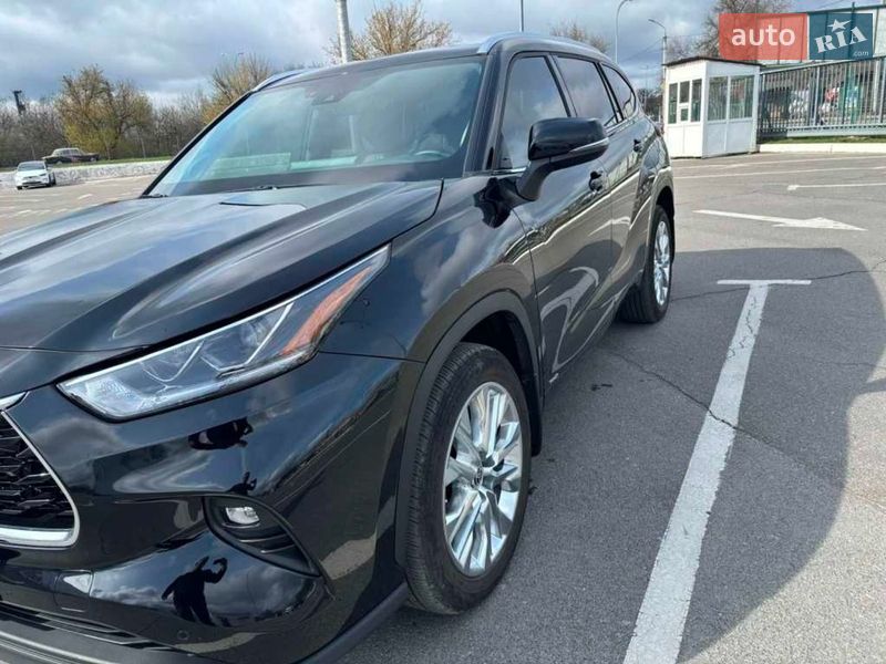 Внедорожник / Кроссовер Toyota Highlander 2023 в Днепре