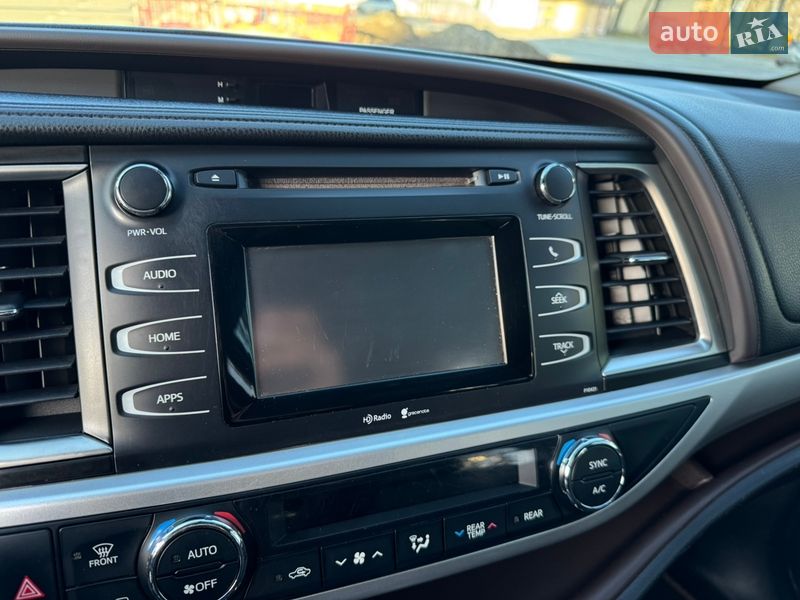 Позашляховик / Кросовер Toyota Highlander 2015 в Києві