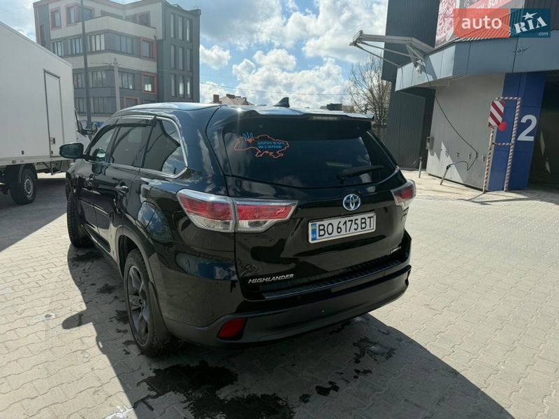 Позашляховик / Кросовер Toyota Highlander 2016 в Тернополі