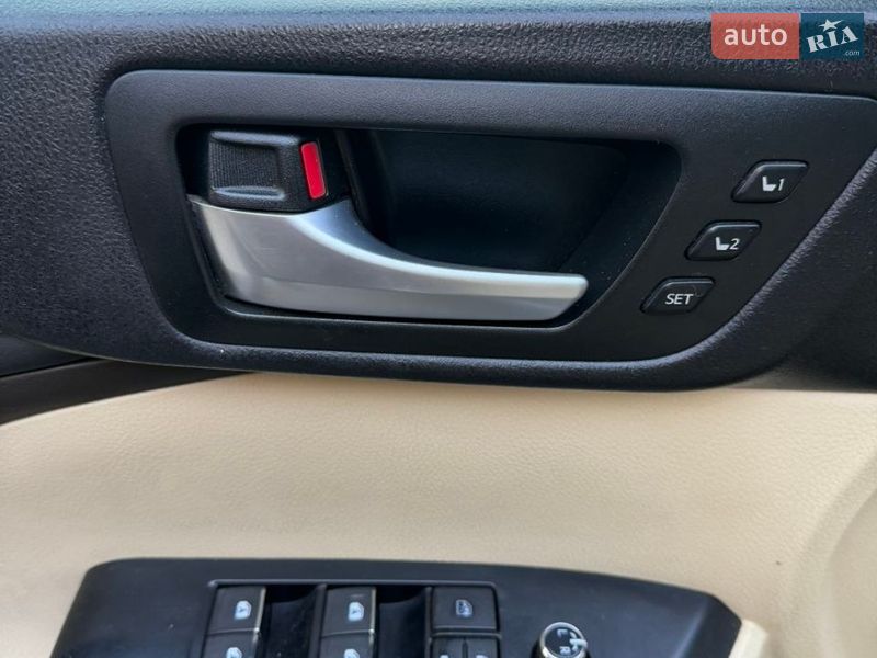 Позашляховик / Кросовер Toyota Highlander 2016 в Тернополі