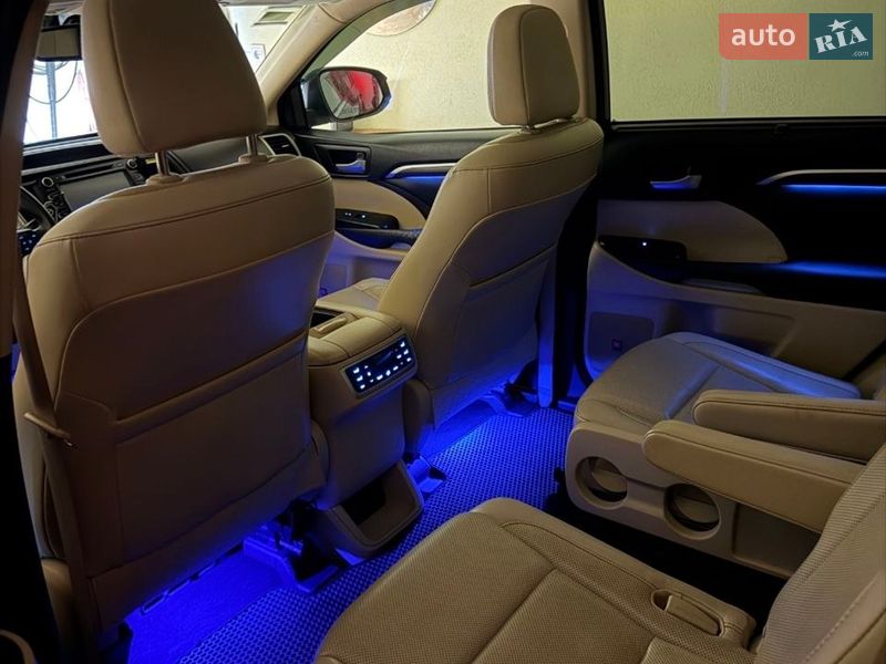 Позашляховик / Кросовер Toyota Highlander 2016 в Тернополі