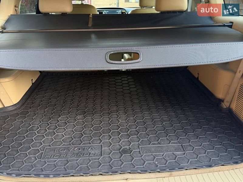 Позашляховик / Кросовер Toyota Highlander 2016 в Тернополі