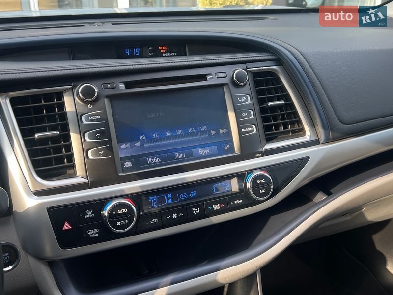 Внедорожник / Кроссовер Toyota Highlander 2018 в Чернигове
