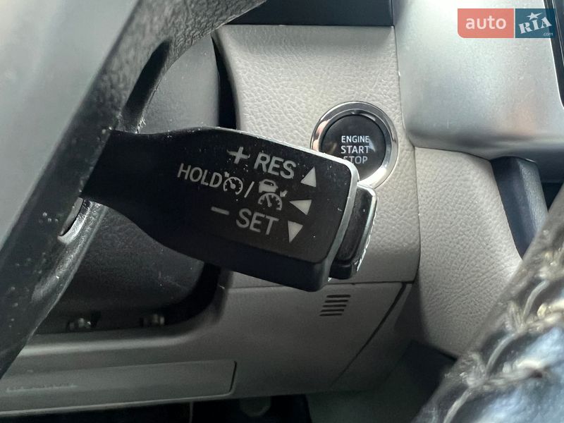 Внедорожник / Кроссовер Toyota Highlander 2018 в Чернигове