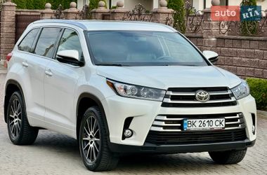 Внедорожник / Кроссовер Toyota Highlander 2019 в Ровно