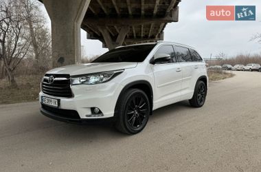 Позашляховик / Кросовер Toyota Highlander 2016 в Дніпрі