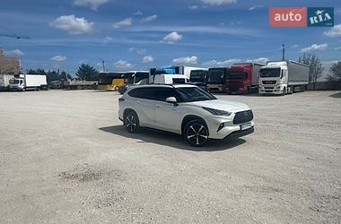 Внедорожник / Кроссовер Toyota Highlander 2021 в Тернополе