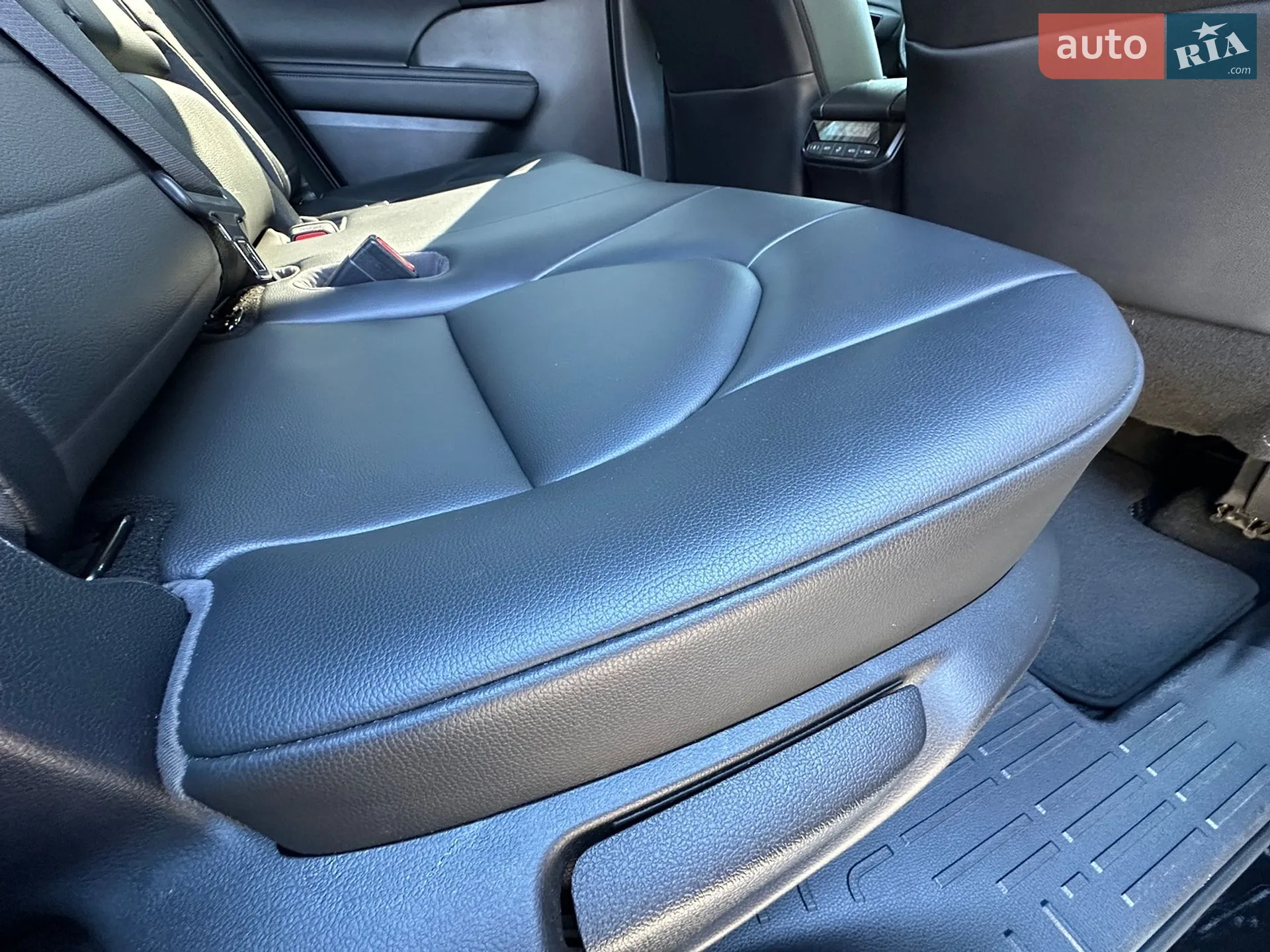 2020 Toyota Highlander - мініатюра 8