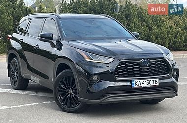 Позашляховик / Кросовер Toyota Highlander 2020 в Києві