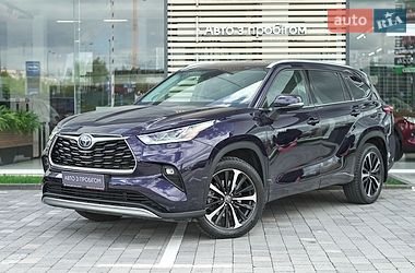 Внедорожник / Кроссовер Toyota Highlander 2021 в Львове