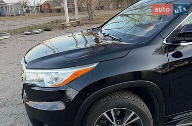 Позашляховик / Кросовер Toyota Highlander 2016 в Полтаві