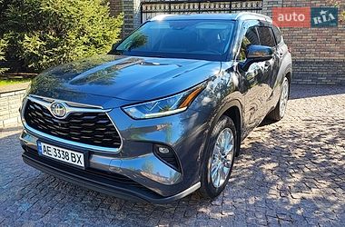Позашляховик / Кросовер Toyota Highlander 2020 в Дніпрі