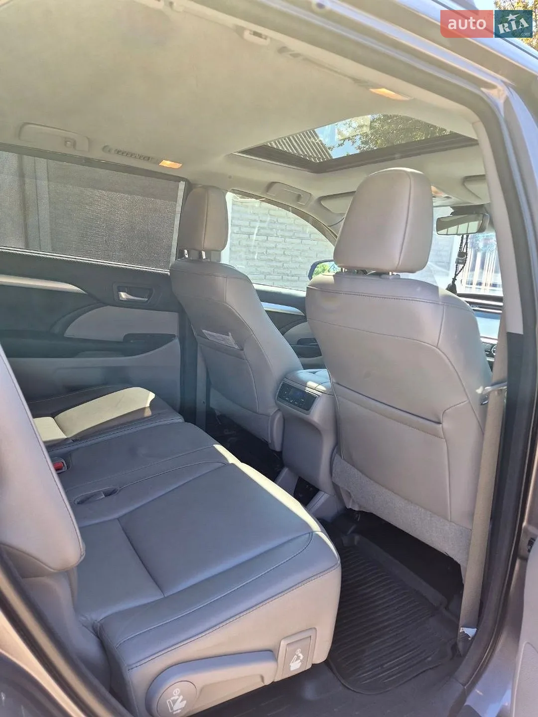 2017 Toyota Highlander - мініатюра 19