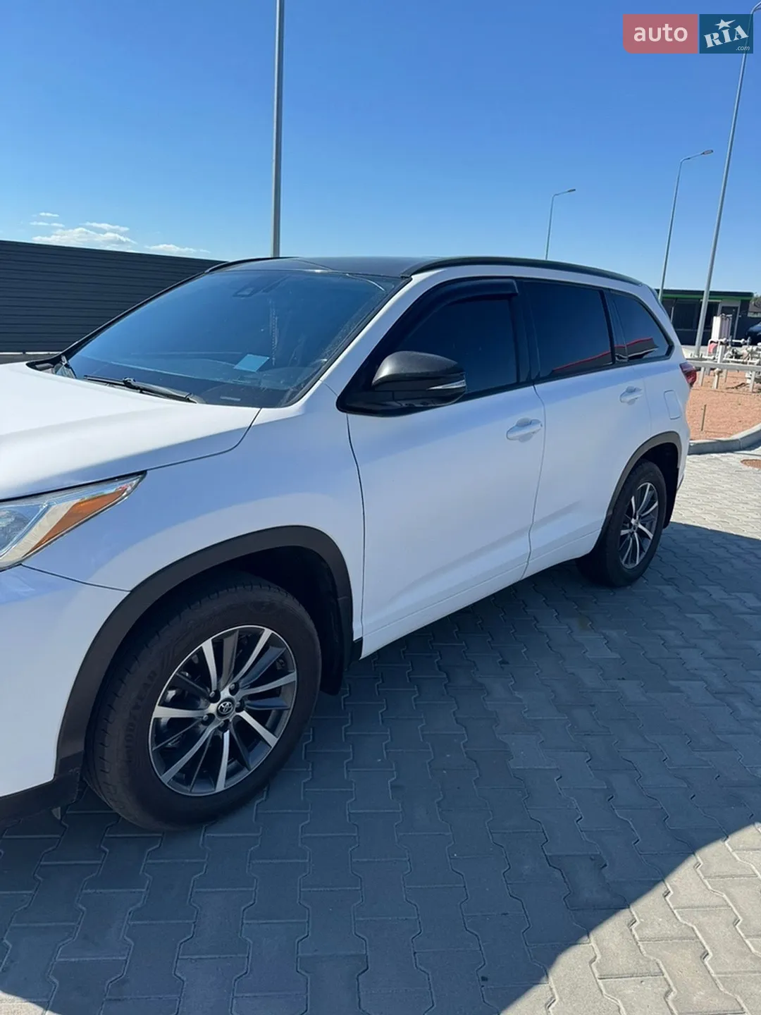 2017 Toyota Highlander - мініатюра 3