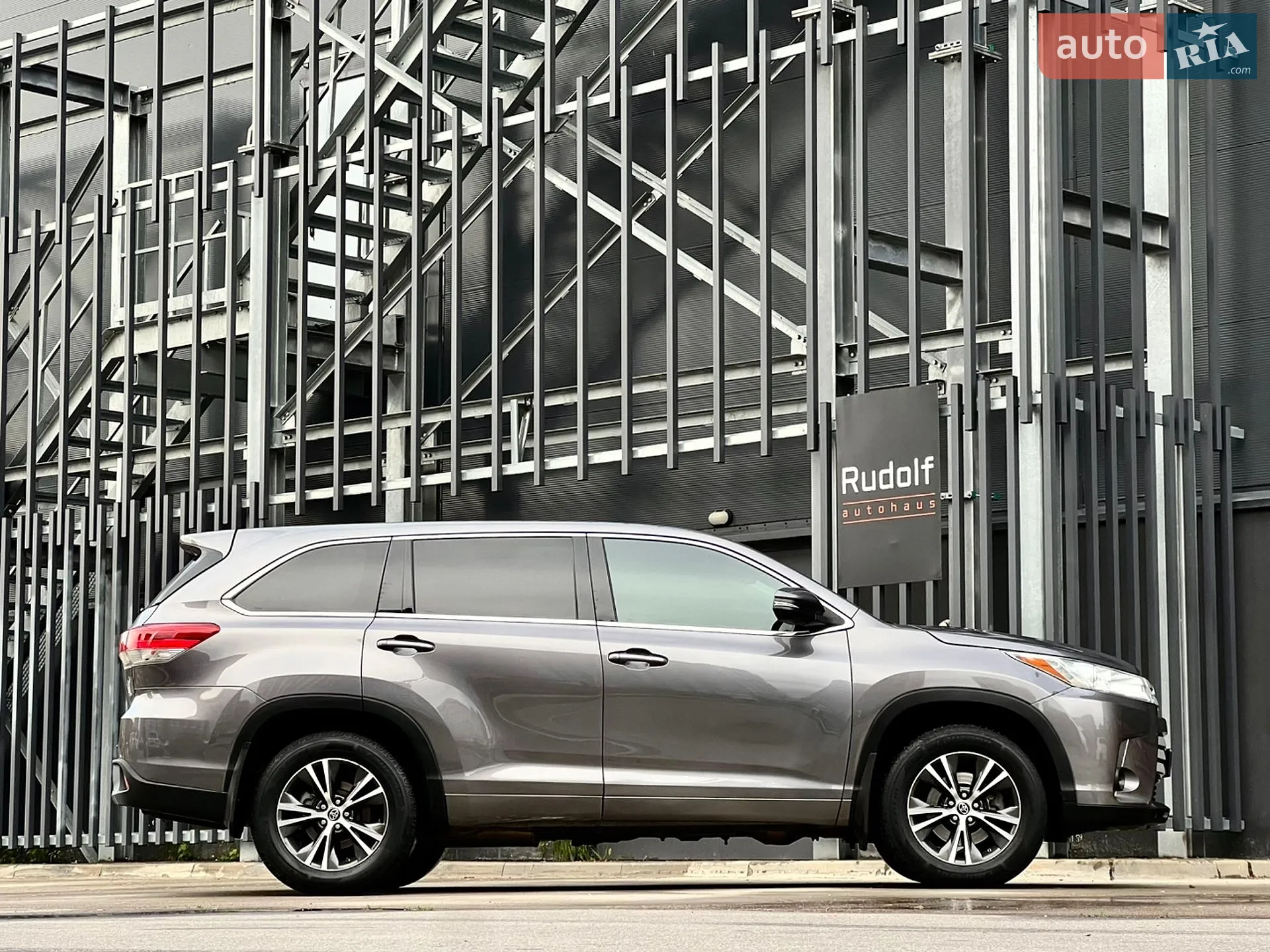 2017 Toyota Highlander - мініатюра 5