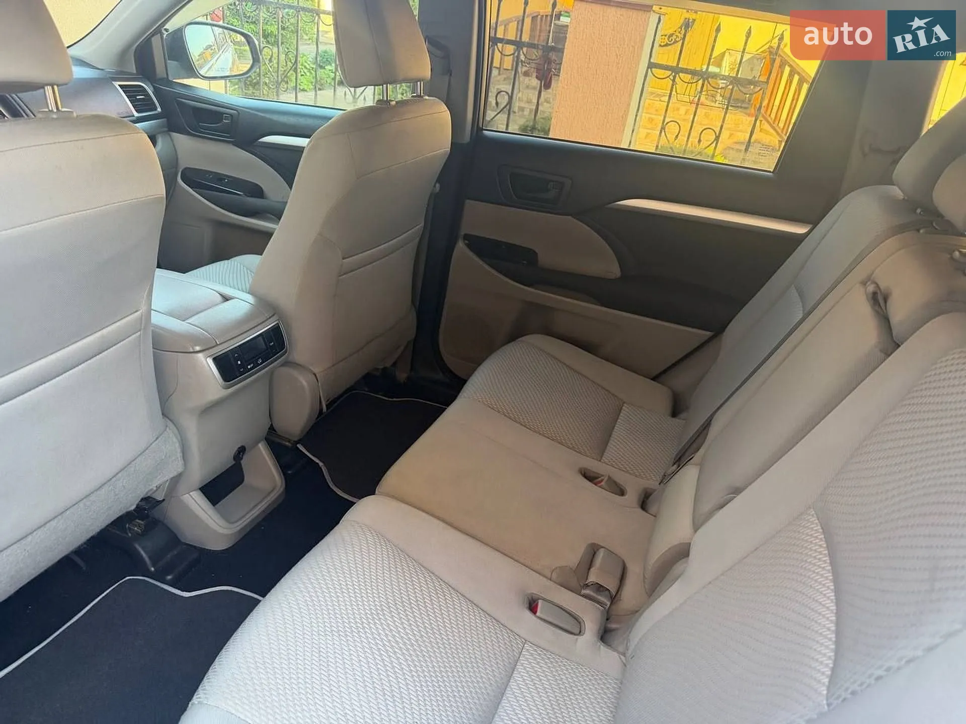 2016 Toyota Highlander - мініатюра 8
