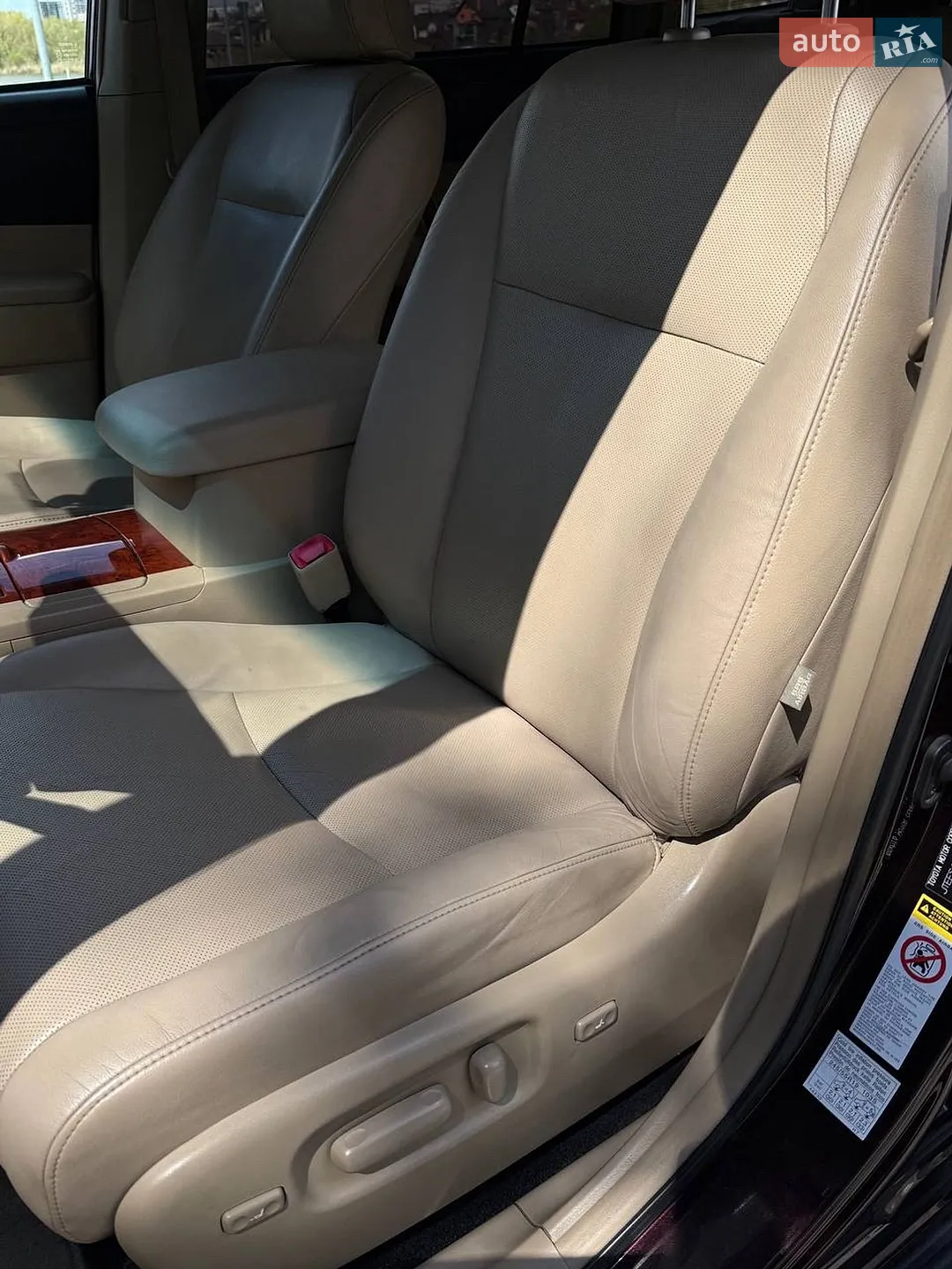 2011 Toyota Highlander - мініатюра 21