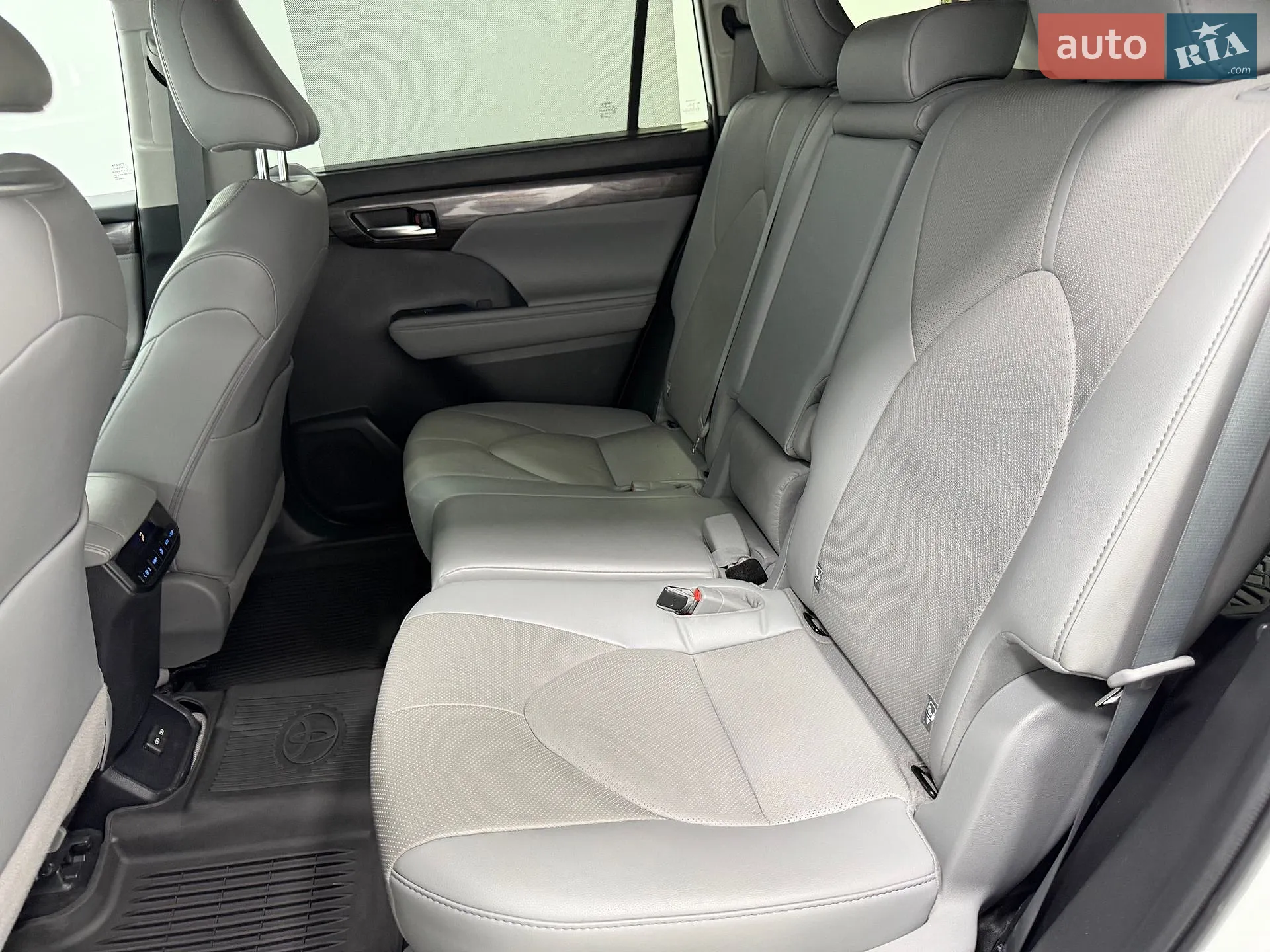 2022 Toyota Highlander - мініатюра 34