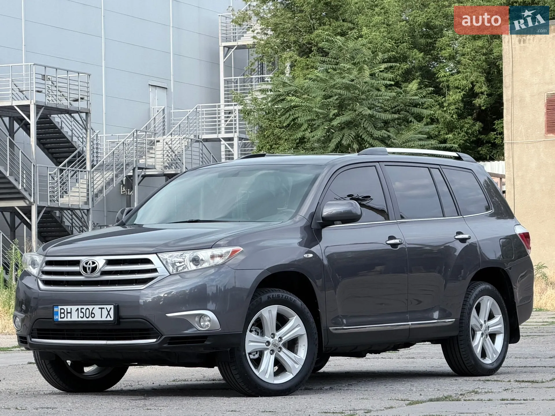 2011 Toyota Highlander - фото 1