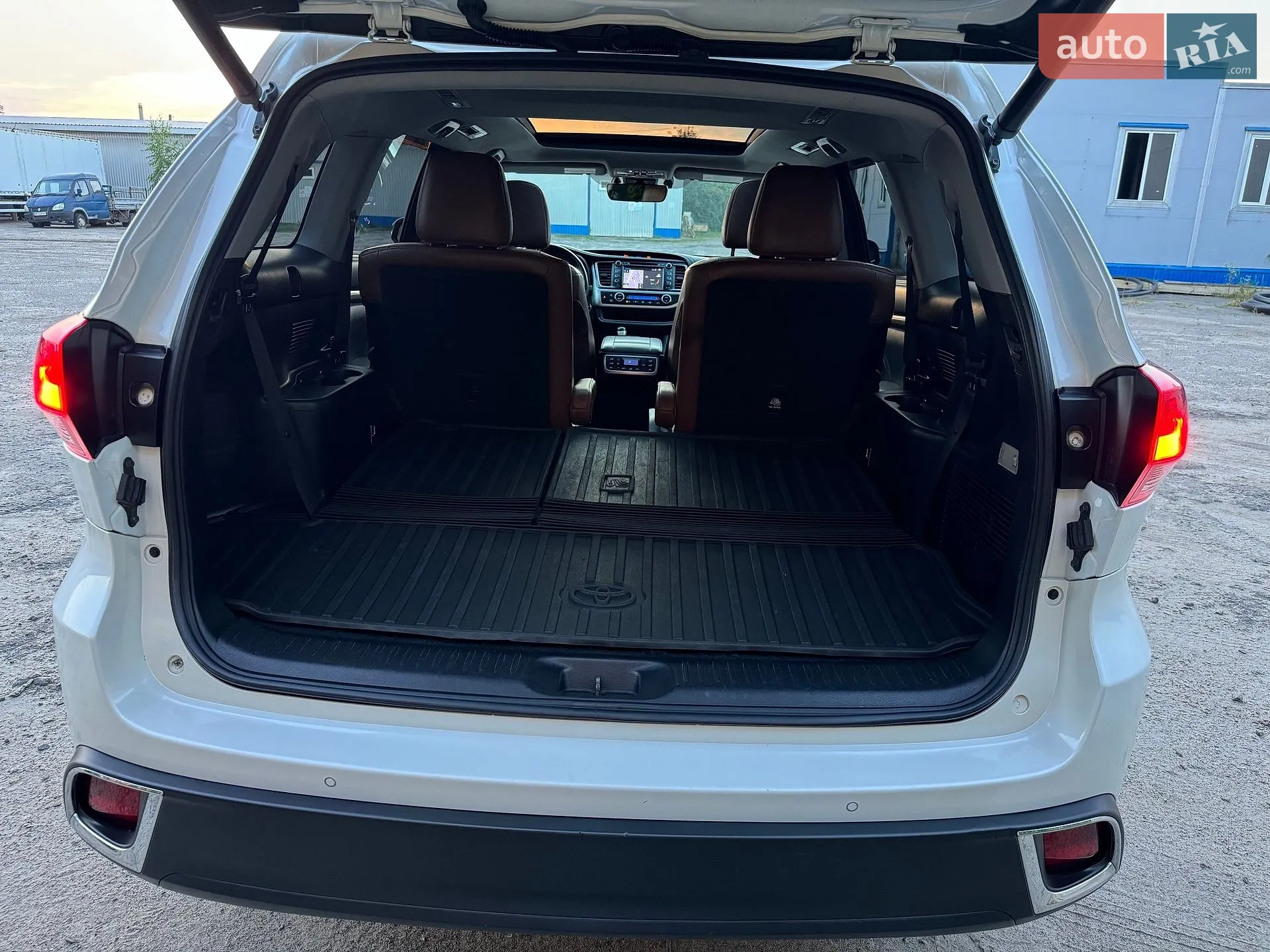 2017 Toyota Highlander - мініатюра 14