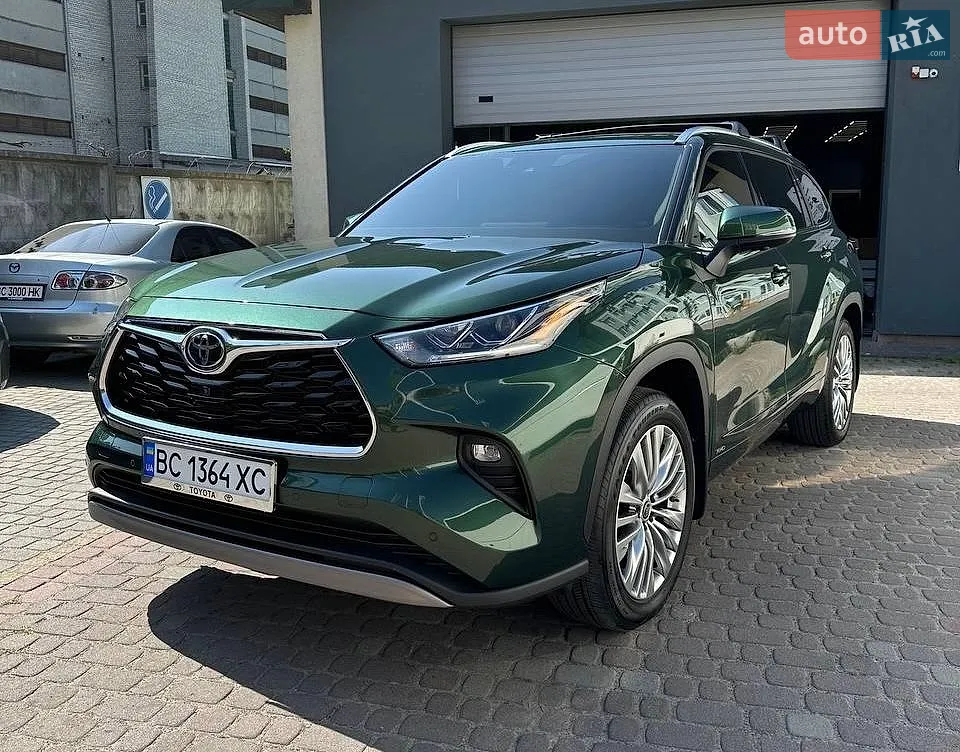 2025 Toyota Highlander - фото 1