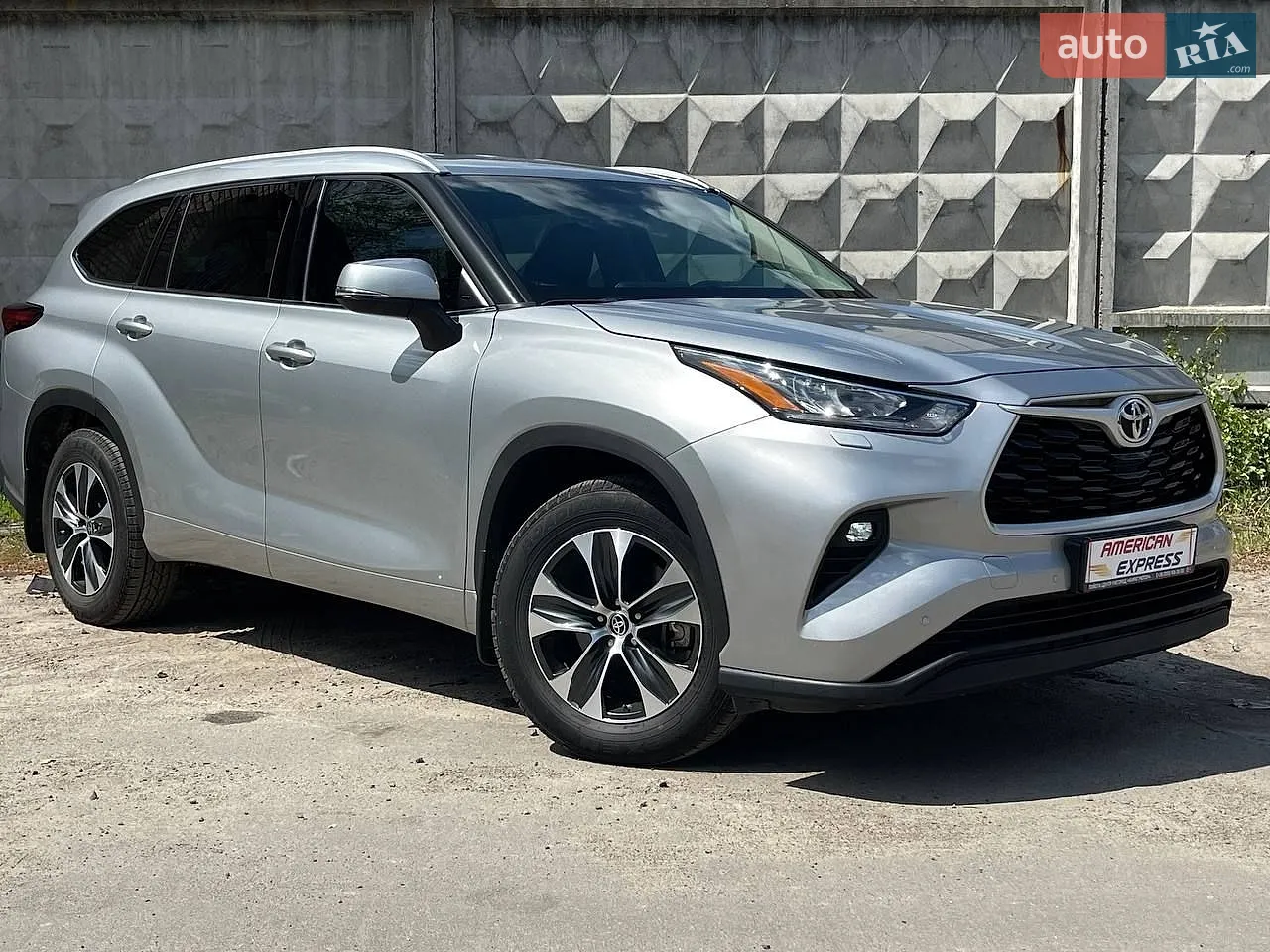 2020 Toyota Highlander - фото 1