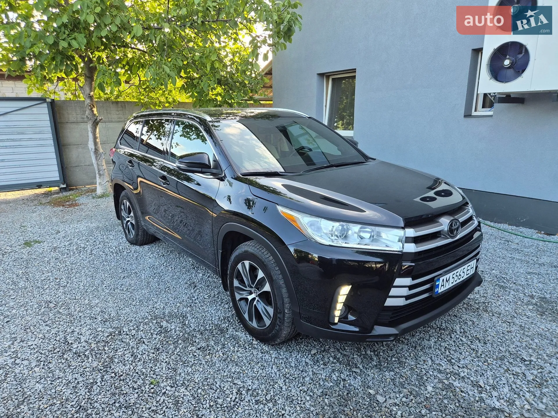 2019 Toyota Highlander - фото 1