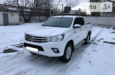 Внедорожник / Кроссовер Toyota Hilux 2017 в Киеве