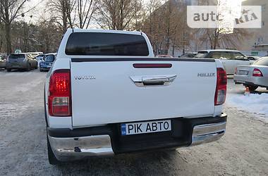 Пикап Toyota Hilux 2015 в 