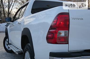 Пикап Toyota Hilux 2015 в 
