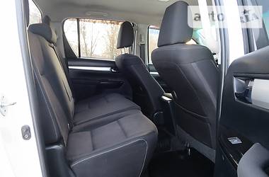 Пикап Toyota Hilux 2015 в 