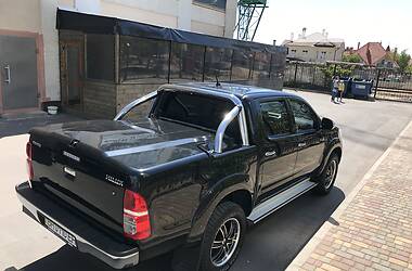 Позашляховик / Кросовер Toyota Hilux 2014 в 