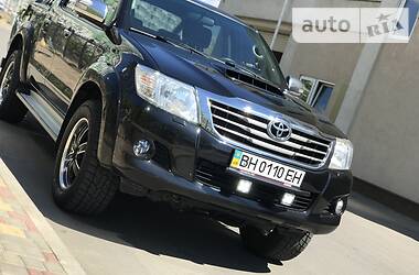 Позашляховик / Кросовер Toyota Hilux 2014 в 