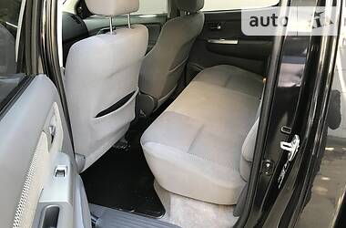 Позашляховик / Кросовер Toyota Hilux 2014 в 