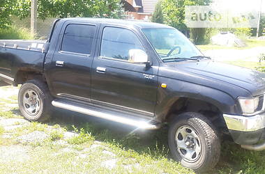 Пикап Toyota Hilux 2001 в 