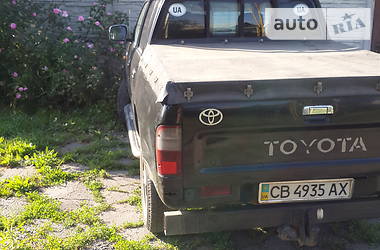 Пикап Toyota Hilux 2001 в 