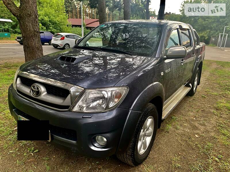 Пікап Toyota Hilux 2011 в Києві