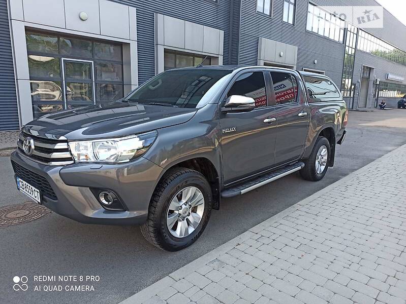 Внедорожник / Кроссовер Toyota Hilux 2019 в Киеве