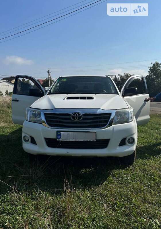 Пикап Toyota Hilux 2012 в Черновцах