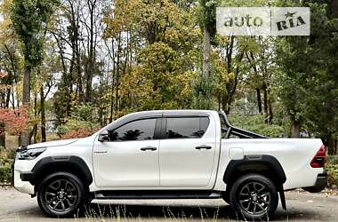 Пікап Toyota Hilux 2022 в 
